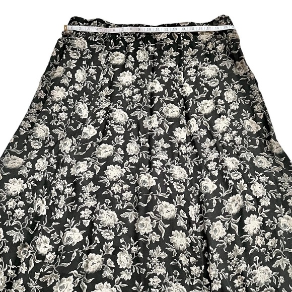 JH Collectables Black Floral Skirt Top and Sweater Vest Set Plus Size 22W - Picture 11 of 16